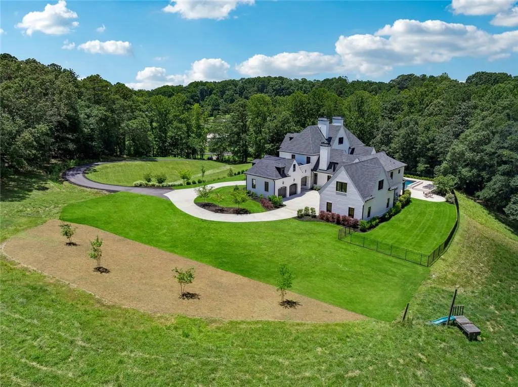 Canton, Georgia 30115, United States, 8 Bedrooms Bedrooms, ,9 BathroomsBathrooms,Residential,Active,170210