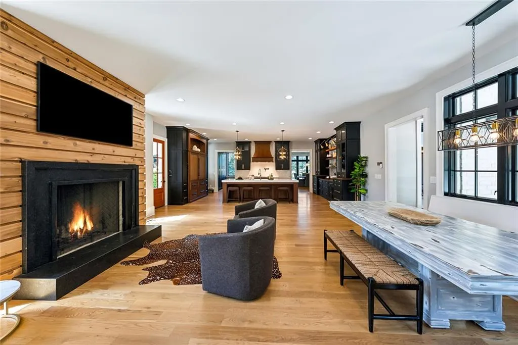 Canton, Georgia 30115, United States, 8 Bedrooms Bedrooms, ,9 BathroomsBathrooms,Residential,Active,170210