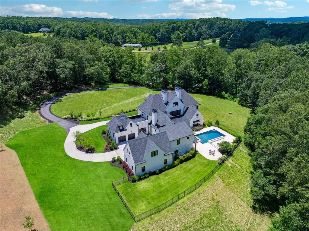 Canton, Georgia 30115, United States, 8 Bedrooms Bedrooms, ,9 BathroomsBathrooms,Residential,Active,170210