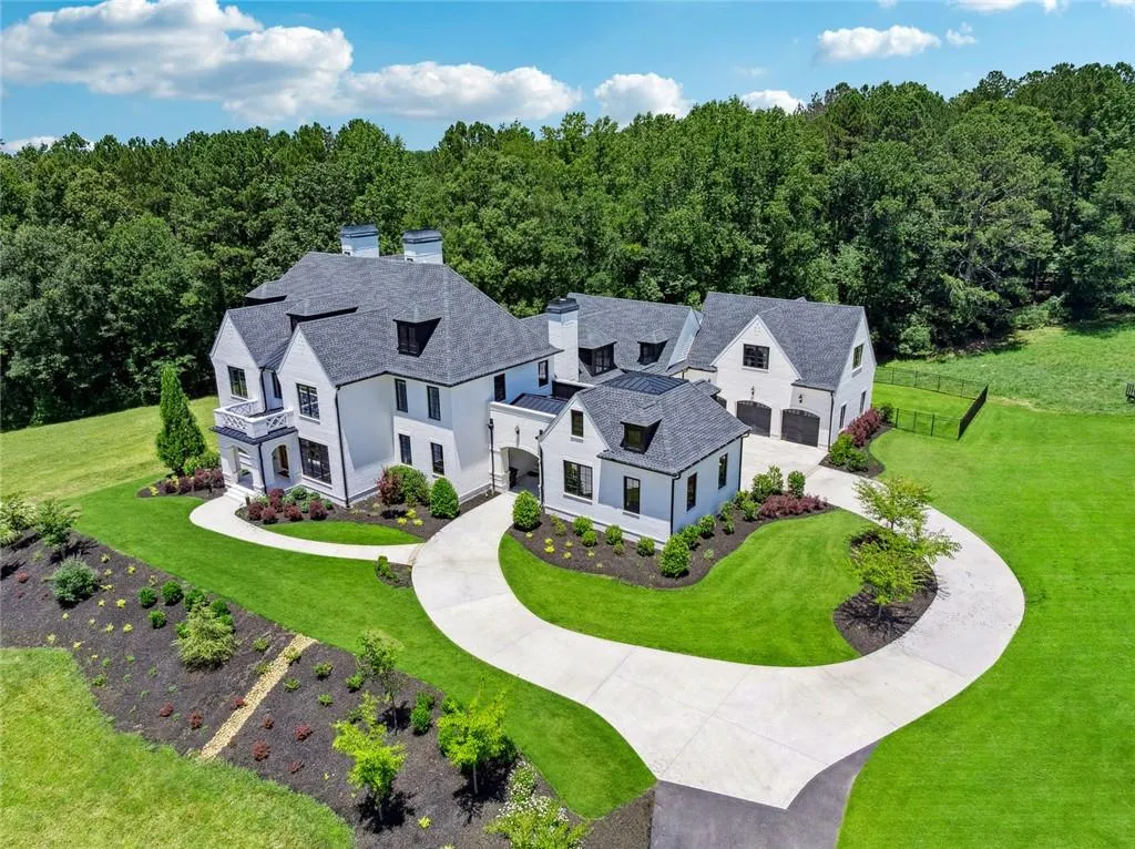 Canton, Georgia 30115, United States, 8 Bedrooms Bedrooms, ,9 BathroomsBathrooms,Residential,Active,170210