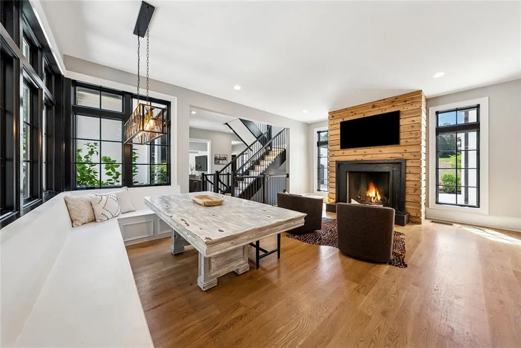 Canton, Georgia 30115, United States, 8 Bedrooms Bedrooms, ,9 BathroomsBathrooms,Residential,Active,170210