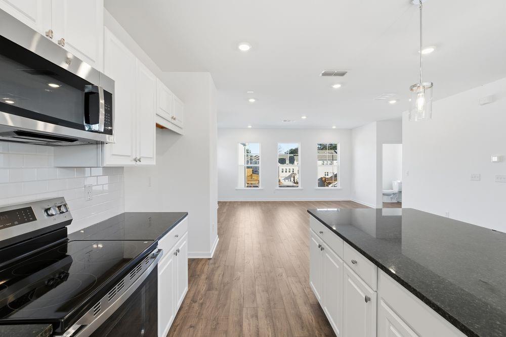 5704 Schelton Place SE