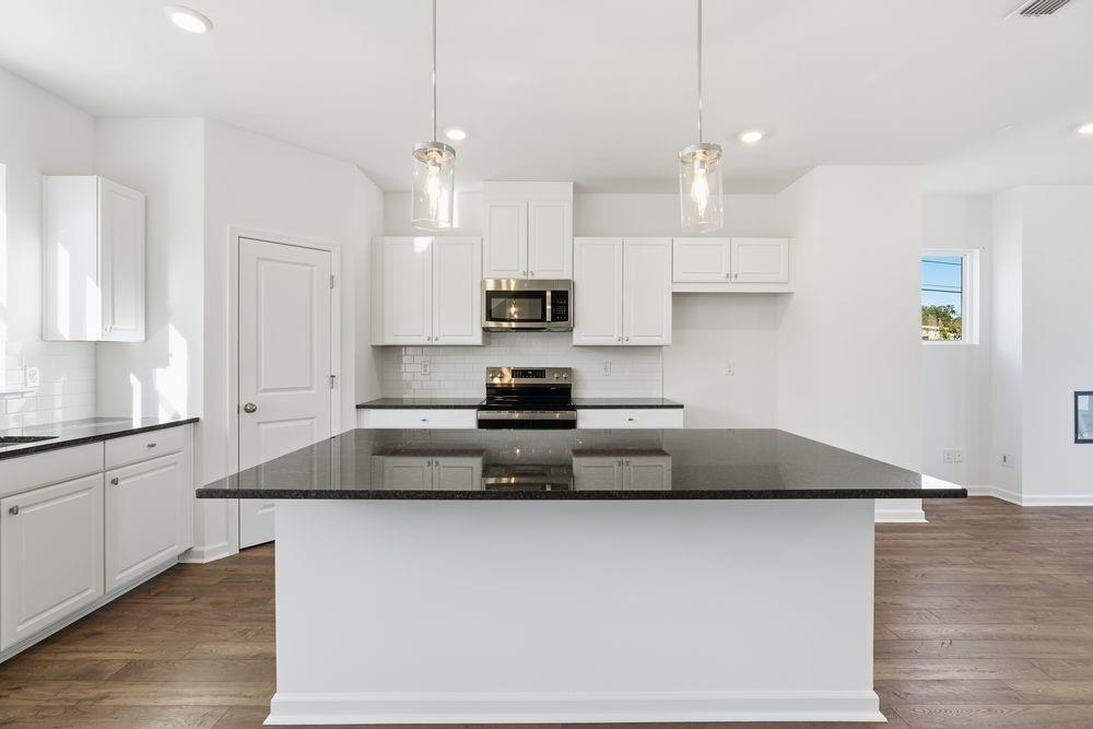 5704 Schelton Place SE