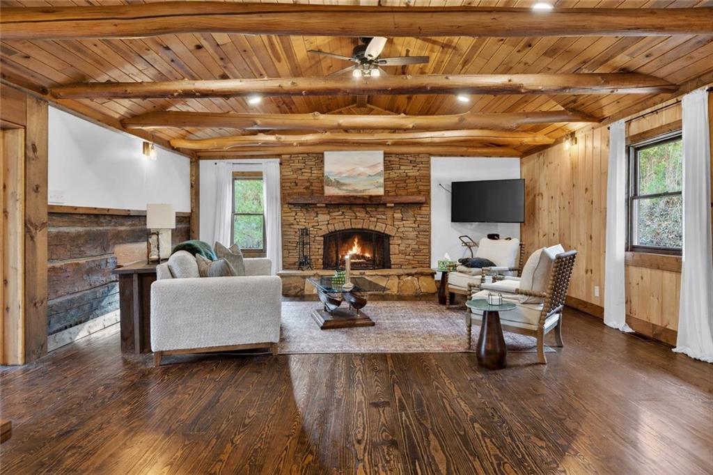 11 Collins Hollow Cove