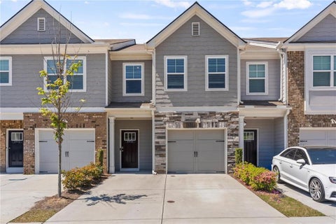 Townhouse For Sale - 1950 Dillon Drive<br/> Lithonia, GA 30058