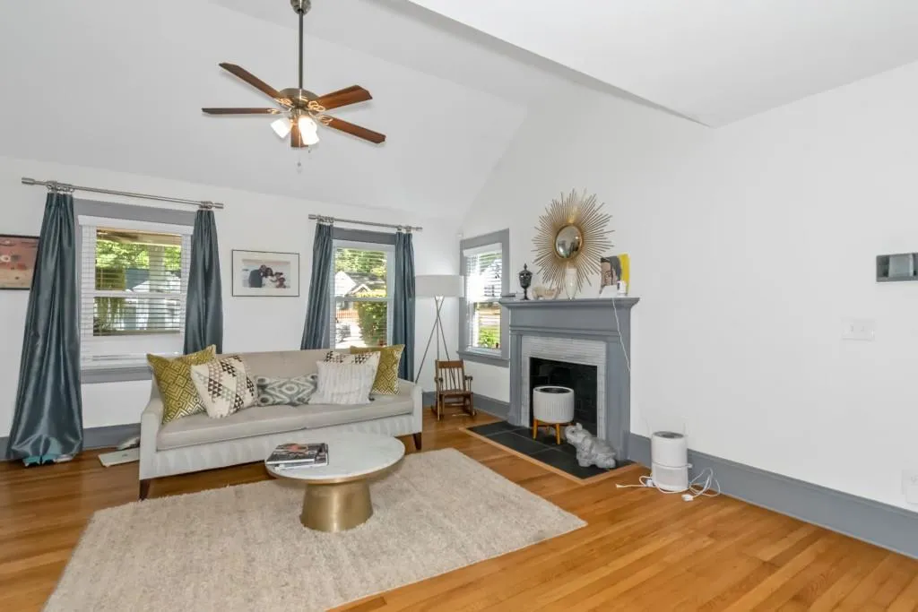 Atlanta, Georgia 30311, United States, 5 Bedrooms Bedrooms, ,4 BathroomsBathrooms,Residential,Active,40250