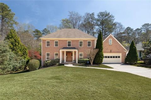 Photo of 9495 River Lake Drive, Roswell, GA 30075 (MLS # 7740241)