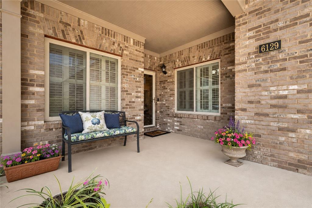 6129 Brookhaven Circle