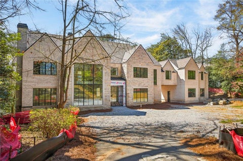Homes For Sale - 312 Blackland Road<br/> Atlanta, GA 30342