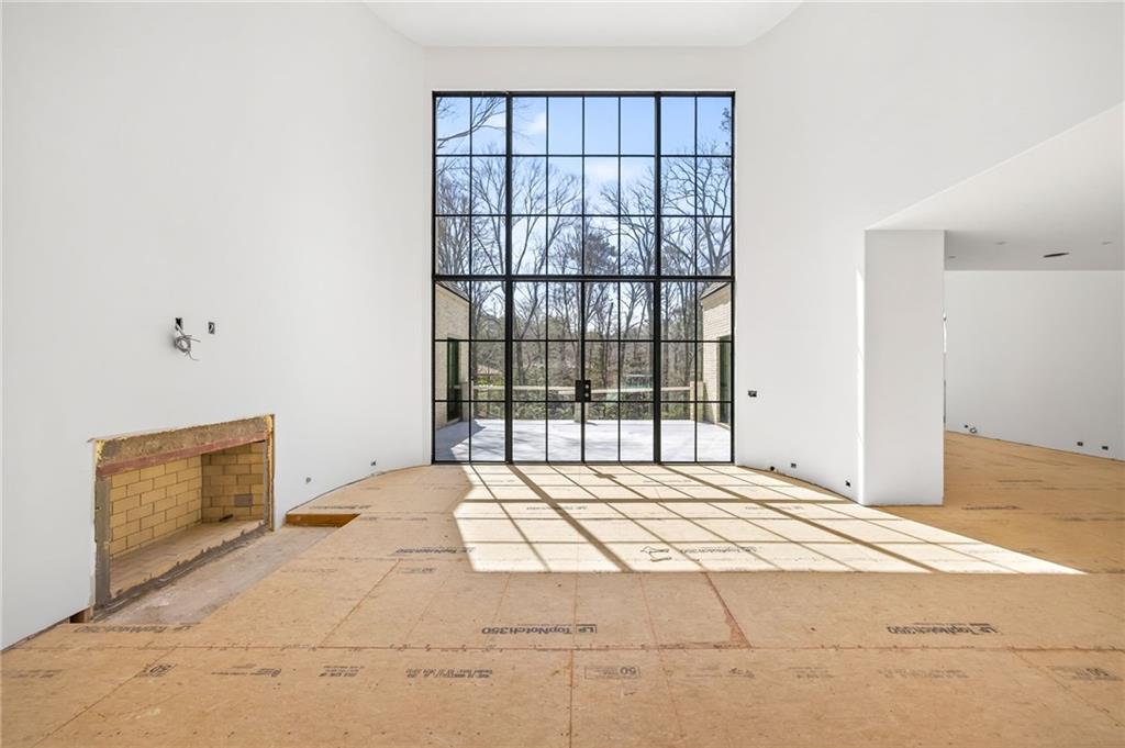 312 Blackland Road NW