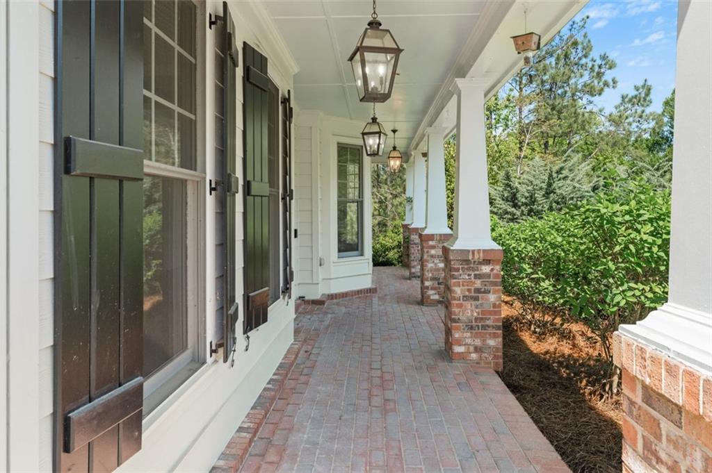 550 Vinings Springs Drive, Mableton, Georgia image 2