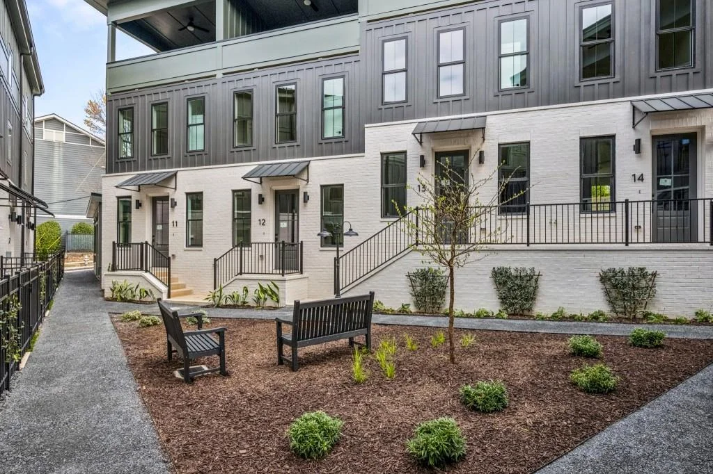 1160 Boulevard SE Unit 11