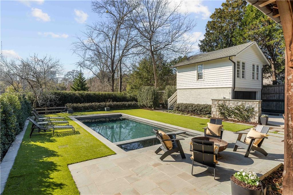 125 Palisades Road NE