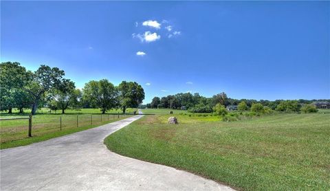 A home in Calhoun