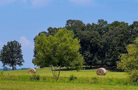 A home in Calhoun