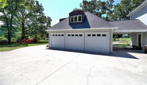 A home in Calhoun