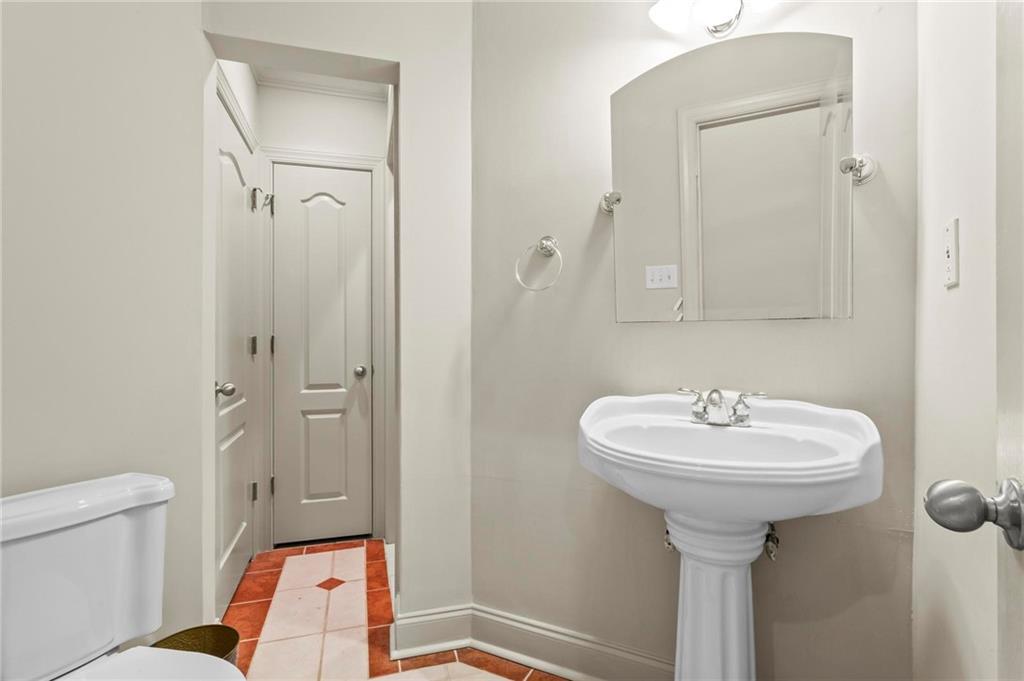 1169 Dawn View Lane, Atlanta, Georgia image 37
