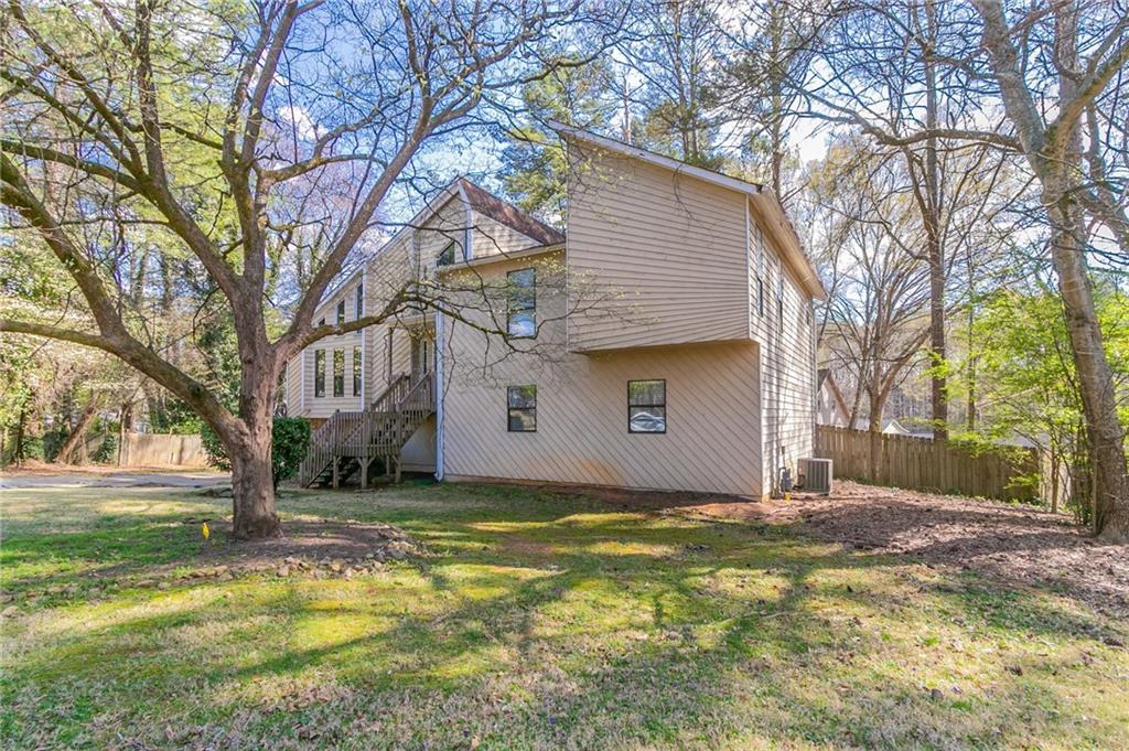 752 Alison Jane Court, Kennesaw, Georgia image 2