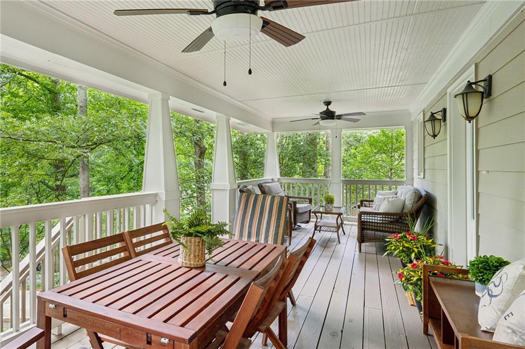 443 Lakeshore Drive NE