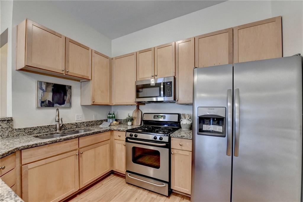 799 Hammond Drive 123