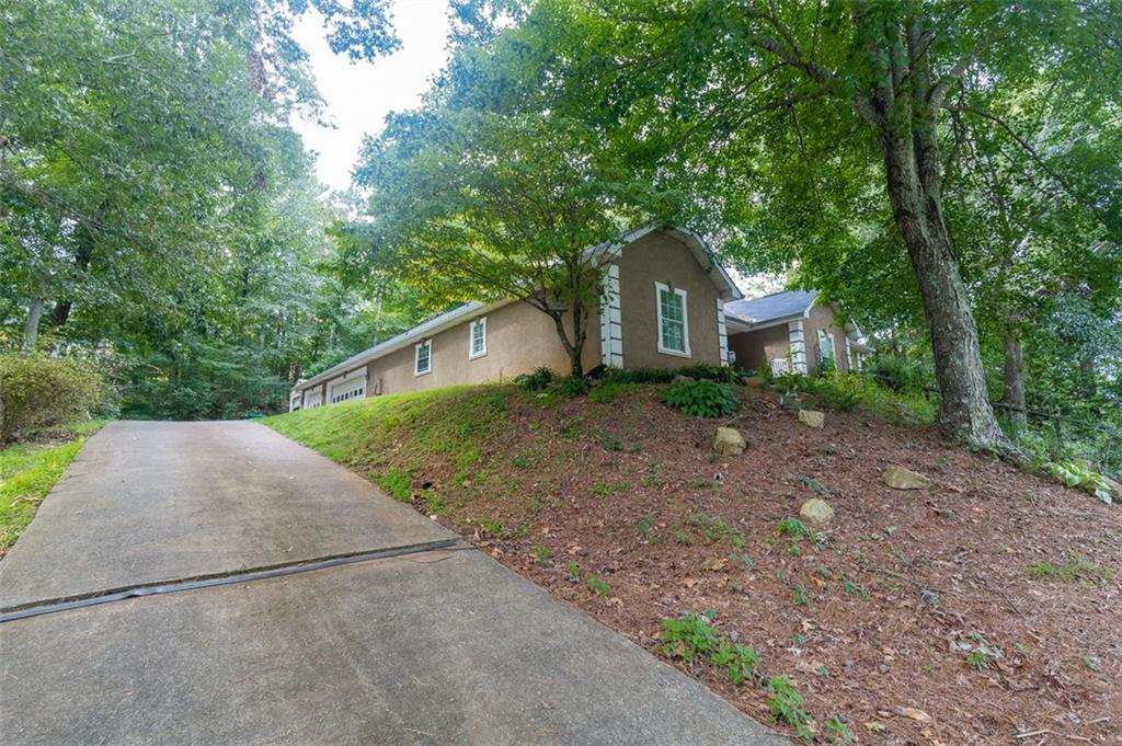 23 N HAMPTON Drive