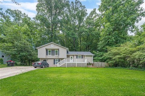 Homes For Sale - 3182 Carmel Drive<br/> Douglasville, GA 30135