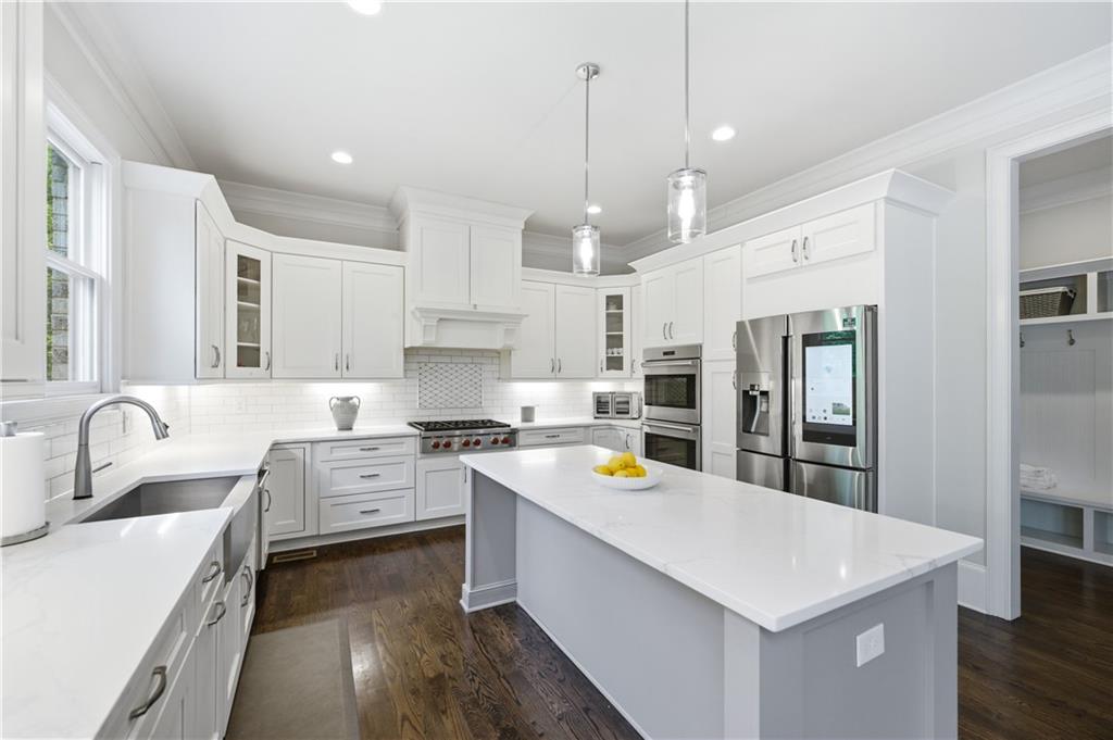 Johns Creek, Georgia, 30097, United States, 6 Bedrooms Bedrooms, ,7 BathroomsBathrooms,Residential,Active,2038193
