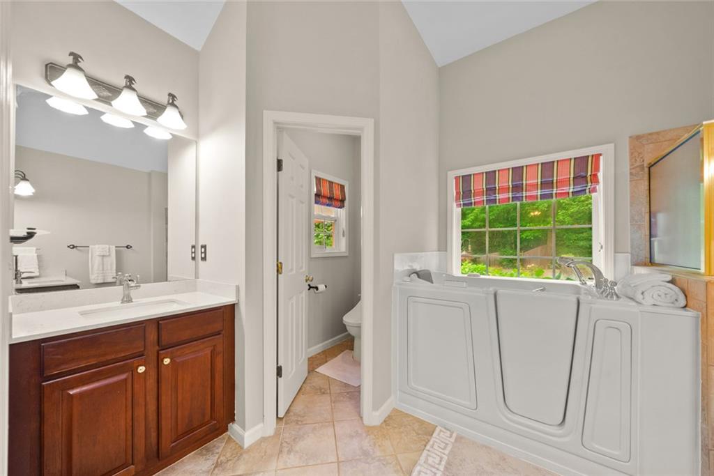 LONGMONT AT SUGARLOAF - Residential
