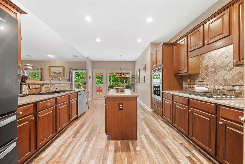 LONGMONT AT SUGARLOAF - Residential