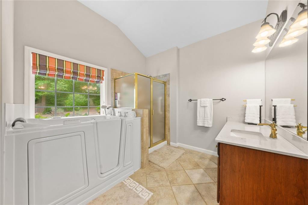 LONGMONT AT SUGARLOAF - Residential