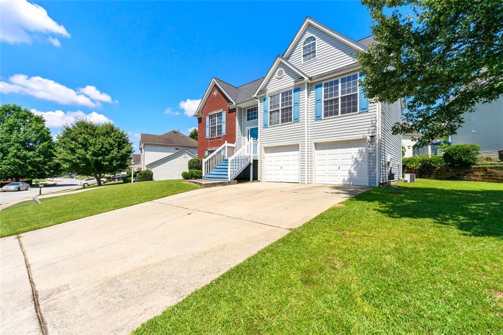 1241 CREEKVIEW Circle