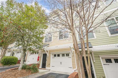 Townhouse For Sale - 1949 Sterling Oaks Circle #13<br/> Atlanta, GA 30319