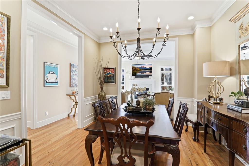 2302 English Ivy Court SE