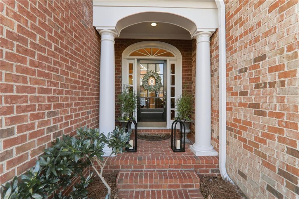 2302 English Ivy Court SE