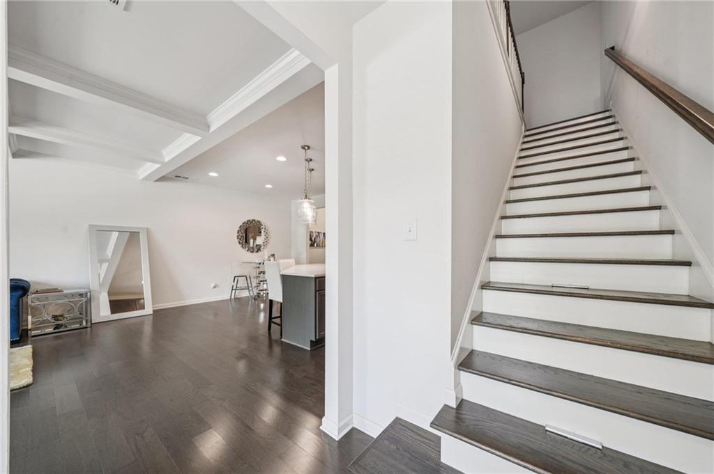 340 Avalon Square