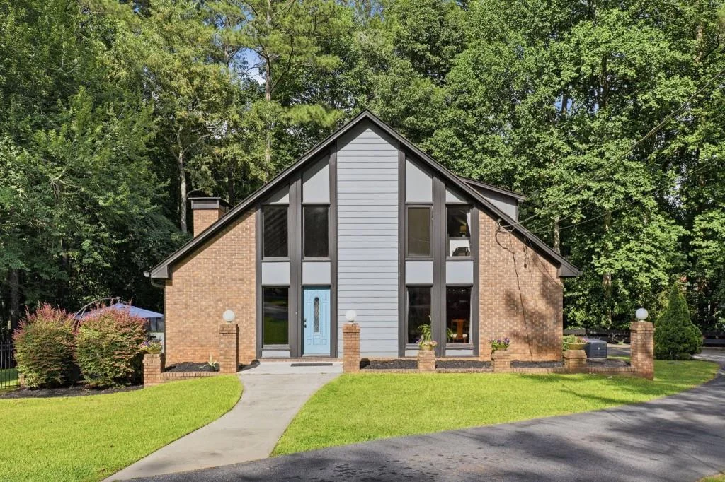 1605 Saint Tropez Way