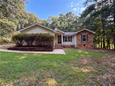 Homes For Sale - 103 Saddlebrook Court<br/> LaGrange, GA 30240