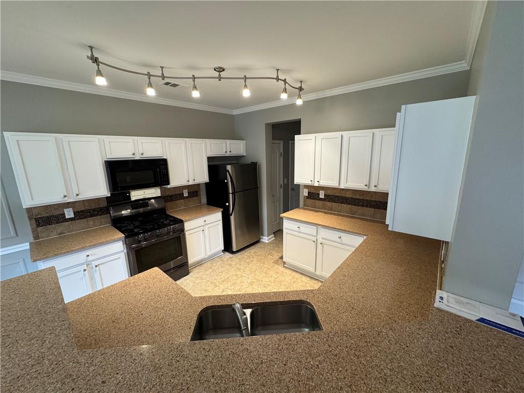 108 Creekwood Trail, Acworth, Georgia image 7