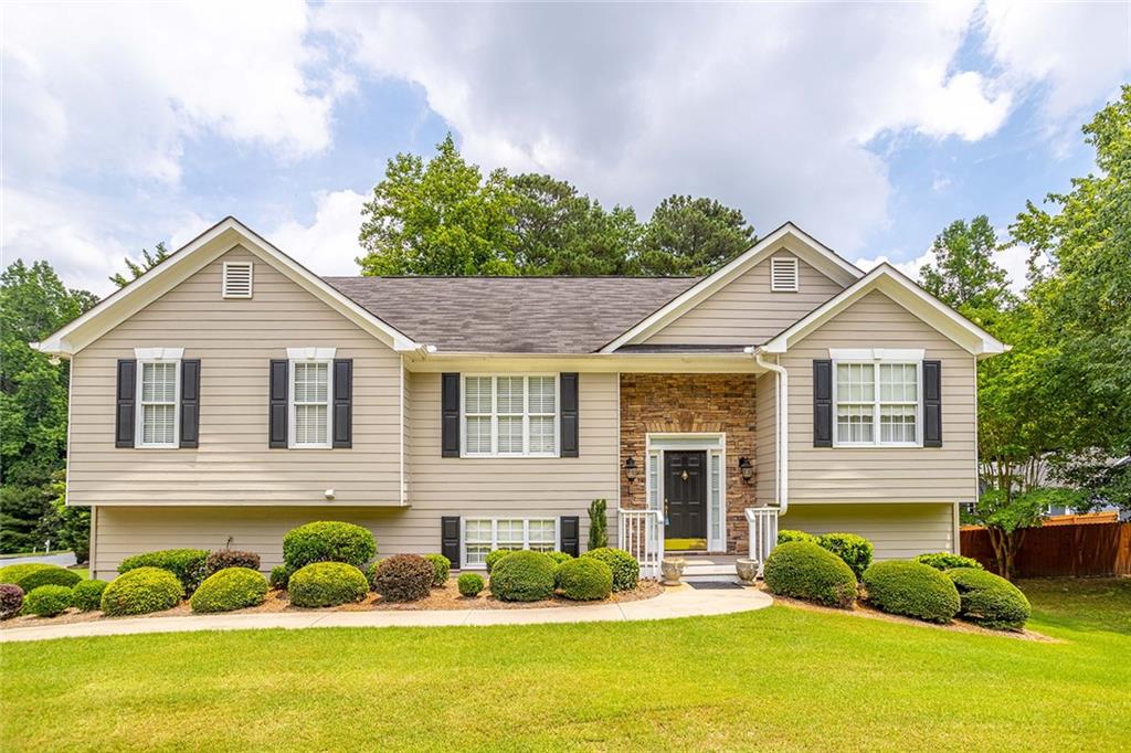 Photo 1 of 42 — 710 Hearthstone Crossing, Woodstock, GA 30189