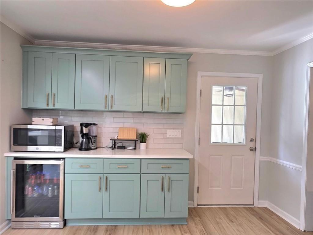 4235 Oakwood Trail