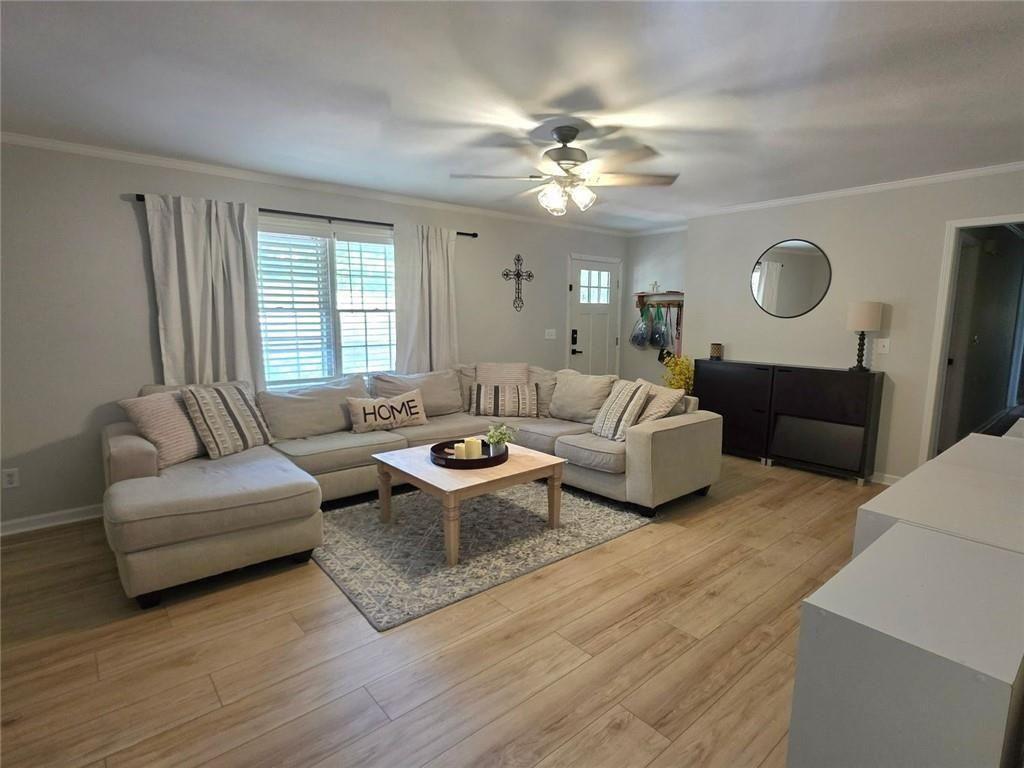 4235 Oakwood Trail