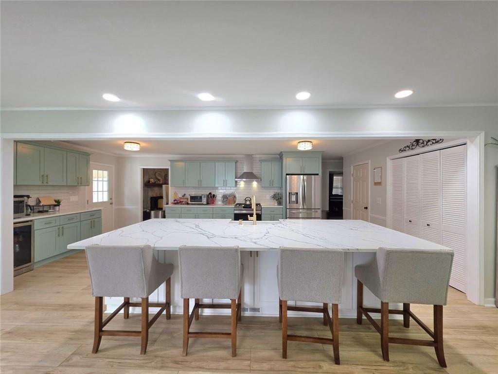 4235 Oakwood Trail