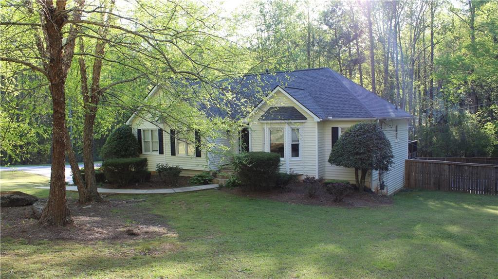 387 Bay Drive, Dawsonville, Georgia image 1