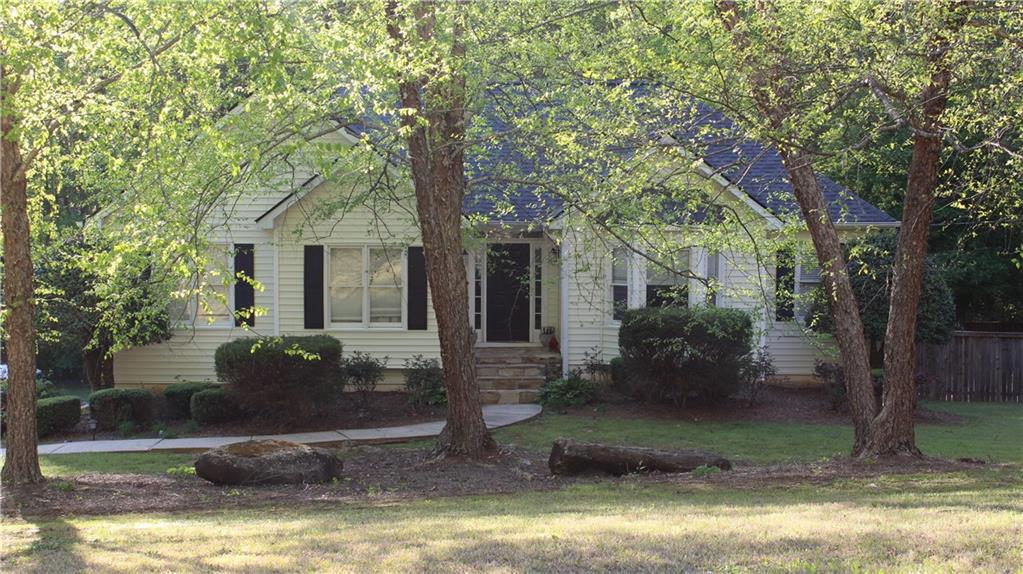 387 Bay Drive, Dawsonville, Georgia image 2