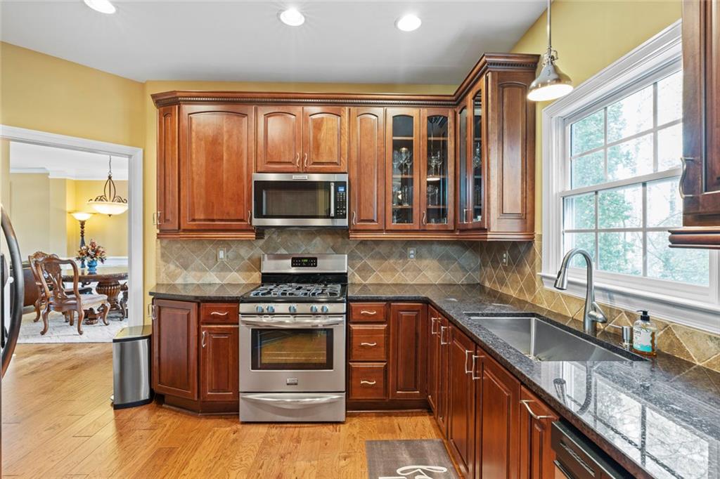 7025 Hampton Bluff Way