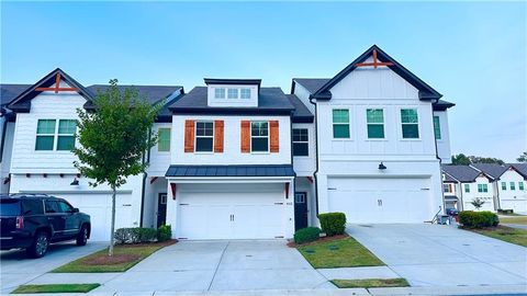 Townhouse For Sale - 402 Auburn Valley Way<br/> Auburn, GA 30011