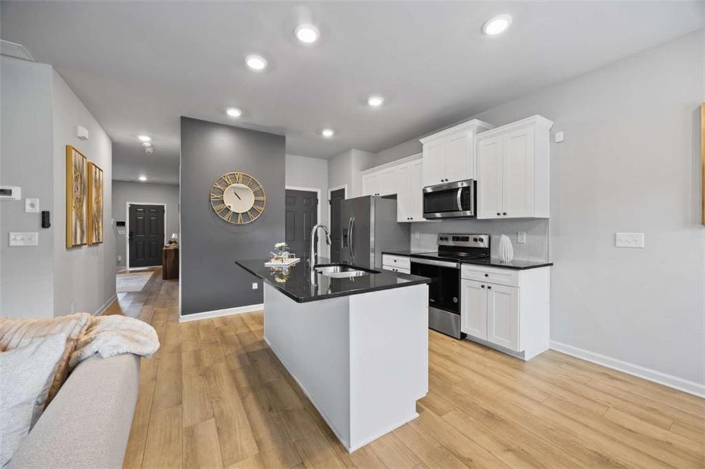 7122 Chara Lane