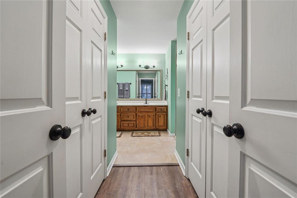 950 Ivy Street, Cumming, Georgia image 28