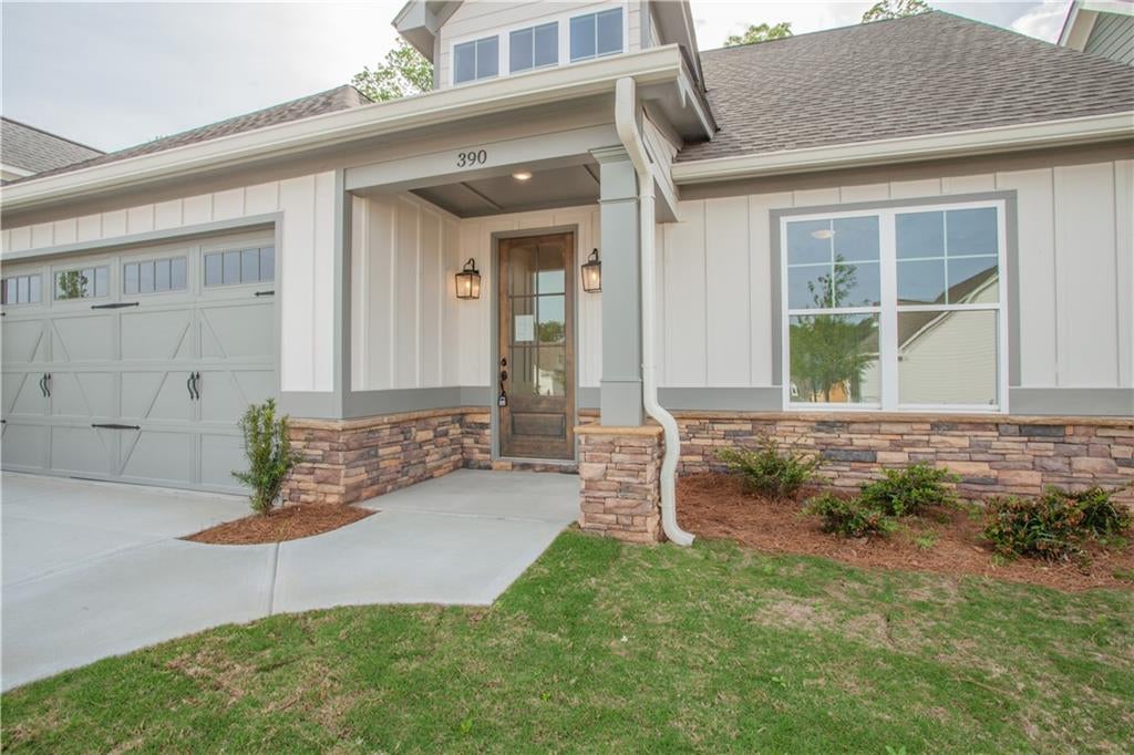 390 Maple View