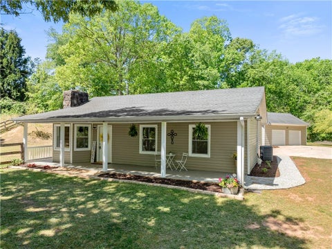 Homes For Sale - 176 Moss Road<br/> Dawsonville, GA 30534